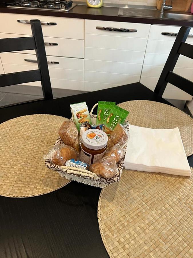 Free ParkingAppartamento Angolo Di Relax!!! Rivoli  Luaran gambar